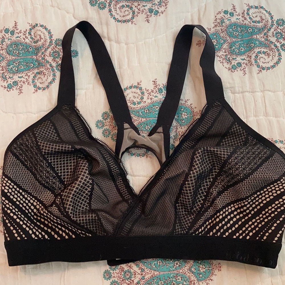Lululemon lace sports bra 34DD